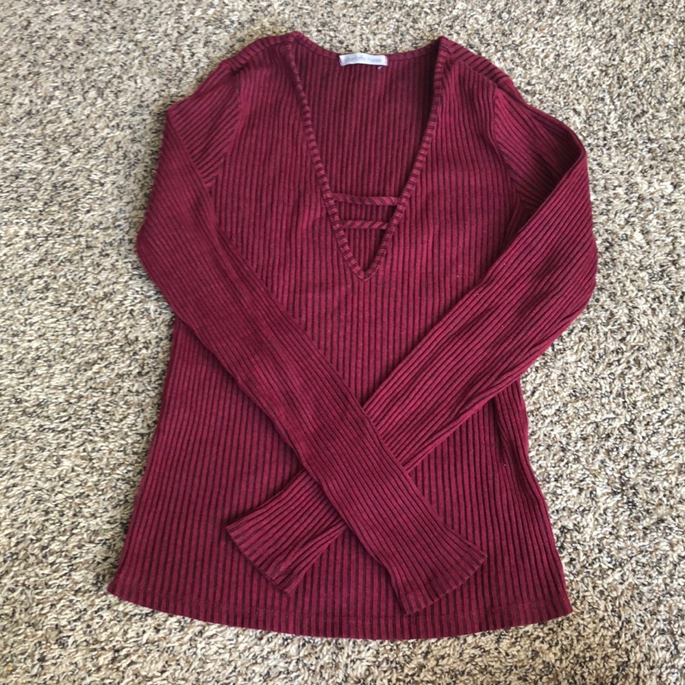 Charlotte Russe long sleeve Vneck ribbed top